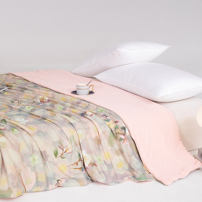 91家纺网 家纺一手货源 找家纺 睡棉坊2025新款数码印花高克重凉感丝夏凉被呱呱被10%大豆纤维填充带质检报告 静若繁花