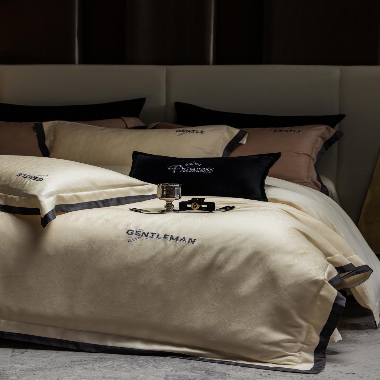 91家纺网 家纺一手货源 找家纺 时亿家居 2025新款80天丝提花床盖款四件套-晓雅系列 晓雅 白