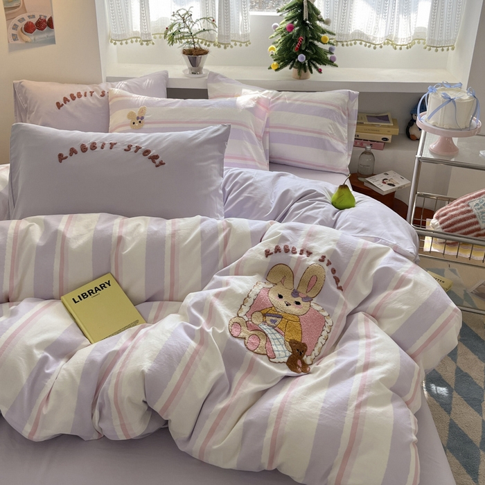 91家纺网 家纺一手货源 找家纺 桃心家居 2025新款A类亲肤舒适软糯云柔水洗棉印加绣卡通毛巾绣水洗棉系列 云柔水洗棉-印加绣紫条兔