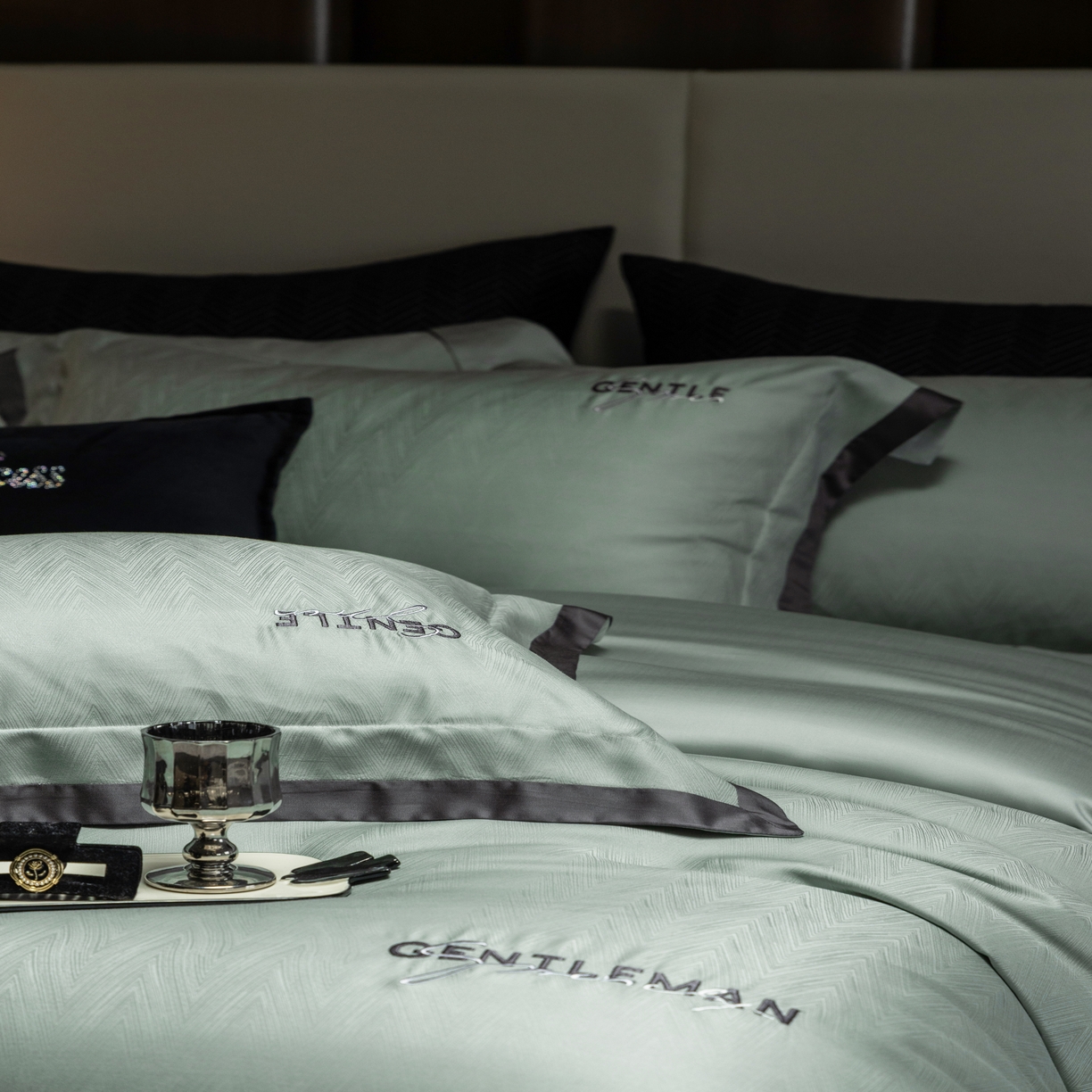 91家纺网 家纺一手货源 找家纺 时亿家居 2025新款80天丝提花床盖款四件套-晓雅系列 晓雅 绿