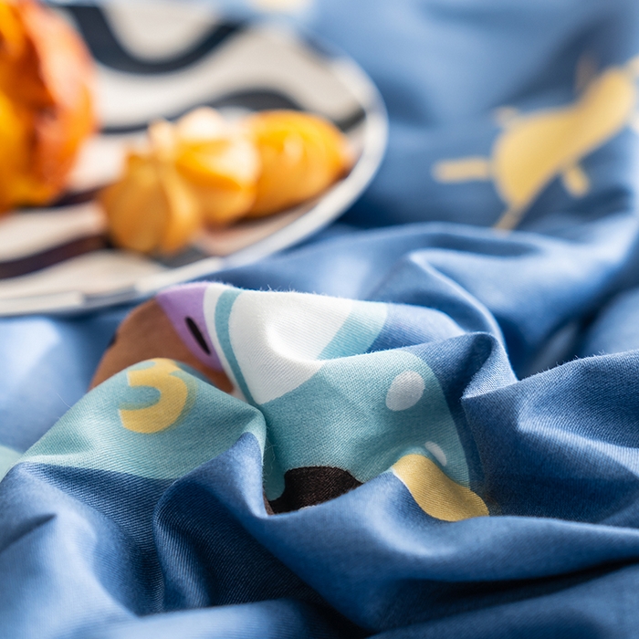 91家纺网 家纺一手货源 找家纺 暖阳 【同款地板价】2025年新款全棉印花棉花夏被四件套被子被芯 汽车派对