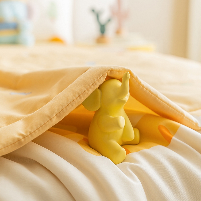 91家纺网 家纺一手货源 找家纺 暖阳 【同款地板价】2025年新款全棉印花棉花夏被四件套被子被芯 狮子乐园