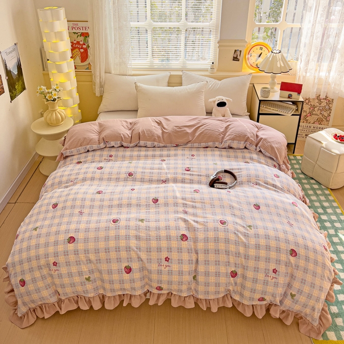 91家纺网 家纺一手货源 找家纺 纽缦家纺 2025新款云感提花双层纱韩版被套 有草莓的地方