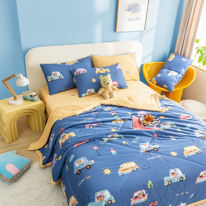 91家纺网 家纺一手货源 找家纺 暖阳 【同款地板价】2025年新款全棉印花棉花夏被四件套被子被芯 汽车派对