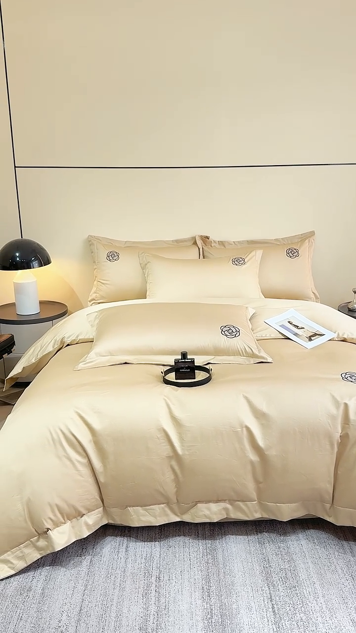 91家纺网 家纺一手货源 找家纺 KA家纺 2025春夏新款全棉绣花四件套 小香系列 小香奶昔白