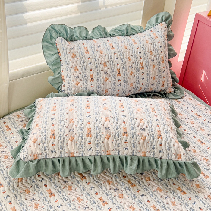 91家纺网 家纺一手货源 找家纺 纽缦家纺2025新款云感提花双层纱夹棉床垫 他和她的兔