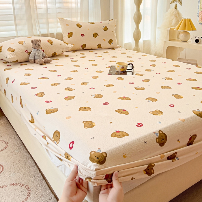 91家纺网 家纺一手货源 找家纺 纽缦家纺 2025新款云感提花双层纱床笠 奇妙小熊米