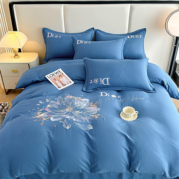 91家纺网 家纺一手货源 找家纺 大麦乐田 2025新款磨毛刺绣四件套 蒂素-宾利蓝