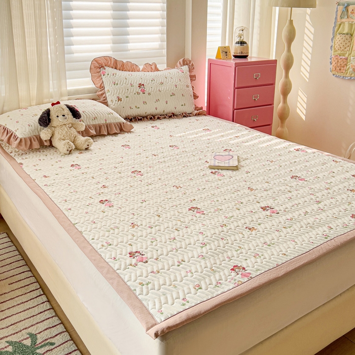 91家纺网 家纺一手货源 找家纺 纽缦家纺2025新款云感提花双层纱夹棉床垫 蜜糖之恋