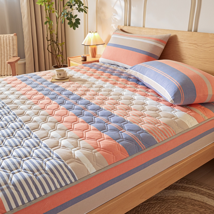 91家纺网 家纺一手货源 找家纺 雪云美2025新款A类全棉色织水洗棉夹棉床笠大豆床罩床垫保护套可定制 山脉 兰