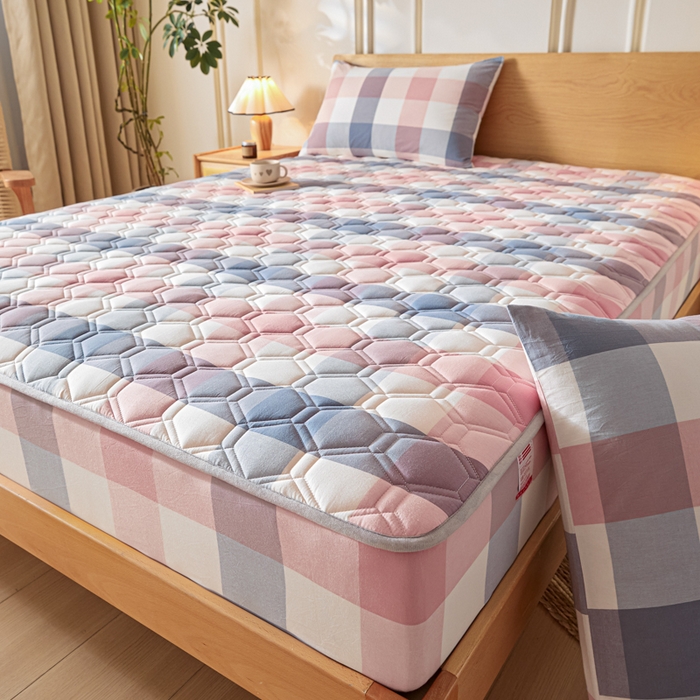 91家纺网 家纺一手货源 找家纺 雪云美2025新款A类全棉色织水洗棉夹棉床笠大豆床罩床垫保护套可定制 英伦 粉