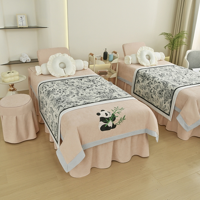 91家纺网 家纺一手货源 找家纺 不打烊家纺 2025新款贡缎绣花熊猫系列美容床罩 卡其色