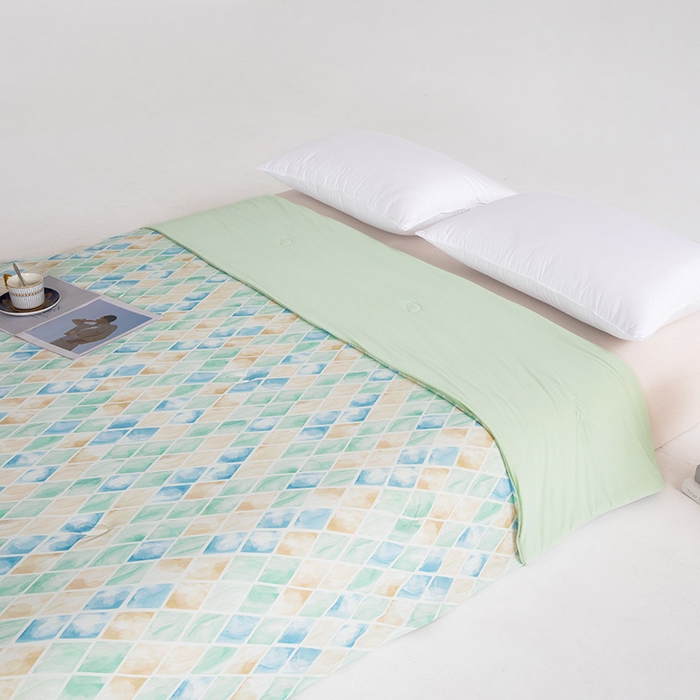 91家纺网 家纺一手货源 找家纺 睡棉坊2025新款数码印花高克重凉感丝夏凉被呱呱被10%大豆纤维填充带质检报告 媚格绿