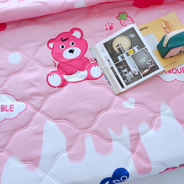 91家纺网 家纺一手货源 找家纺 伊凡 2025新款亲肤磨毛夏凉被印花夏被空调被礼品夏被跑量跨境外贸夏凉被 超萌熊宝