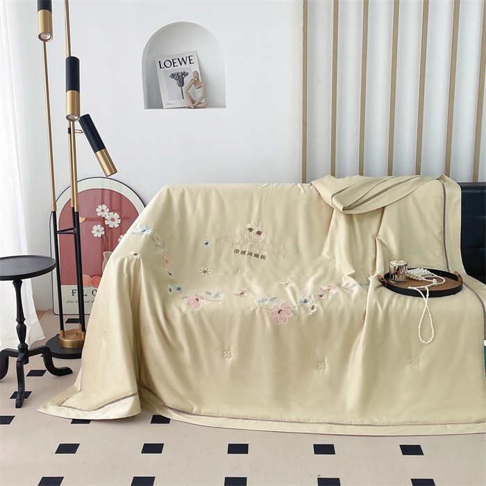 91家纺网 家纺一手货源 找家纺 优姿家纺 2025新款60S天丝绣花镂空夏被3 黄色