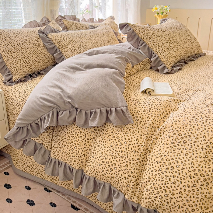 91家纺网 家纺一手货源 找家纺 纽缦家纺2025新款云感提花双层纱床盖韩版四件套 小豹纹