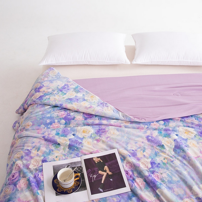 91家纺网 家纺一手货源 找家纺 睡棉坊2025新款数码印花高克重凉感丝夏凉被呱呱被10%大豆纤维填充带质检报告 迷香紫