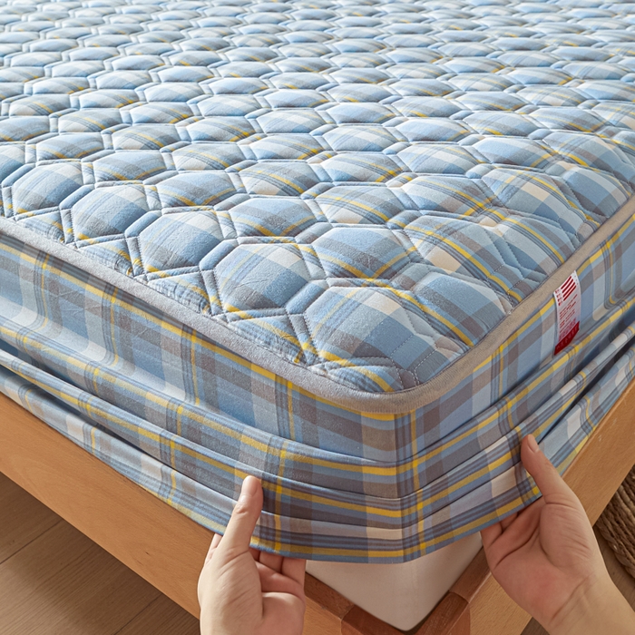 91家纺网 家纺一手货源 找家纺 雪云美2025新款A类全棉色织水洗棉夹棉床笠大豆床罩床垫保护套可定制 莫尼 蓝