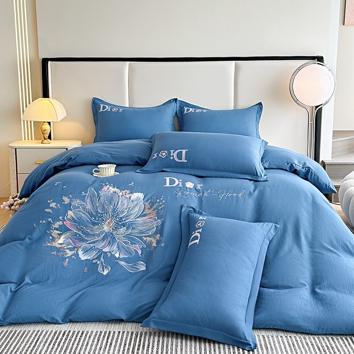 91家纺网 家纺一手货源 找家纺 大麦乐田 2025新款磨毛刺绣四件套 蒂素-宾利蓝