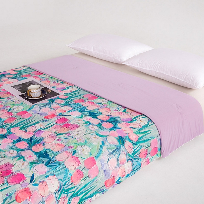 91家纺网 家纺一手货源 找家纺 睡棉坊2025新款数码印花高克重凉感丝夏凉被呱呱被10%大豆纤维填充带质检报告 郁情粉