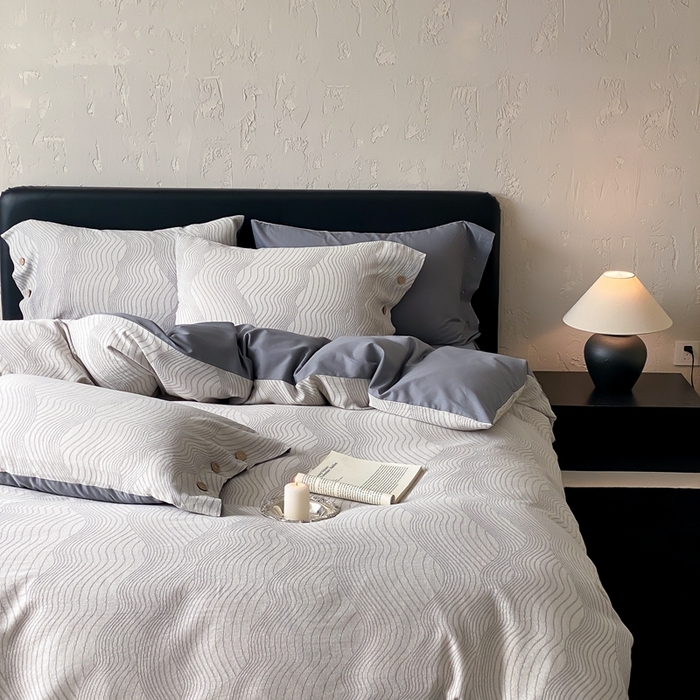 91家纺网 家纺一手货源 找家纺 旷野 2025新款全棉色织提花四件套 听潮-灰