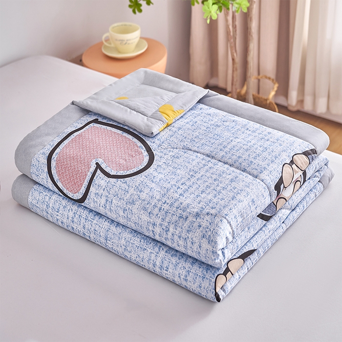 91家纺网 家纺一手货源 找家纺 羽梦家纺2025新款新疆棉花全棉夏凉被 可乐熊兰