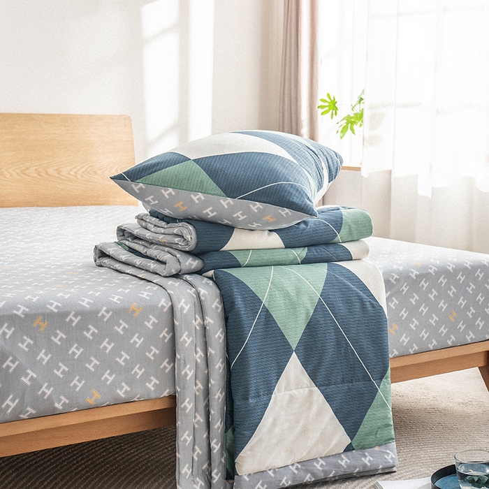 91家纺网 家纺一手货源 找家纺 暖阳 【同款地板价】2025年新款全棉印花棉花夏被四件套被子被芯 时光隧道兰