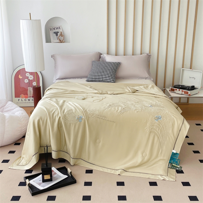 91家纺网 家纺一手货源 找家纺 优姿家纺 2025新款60S天丝绣花镂空夏被 黄色1