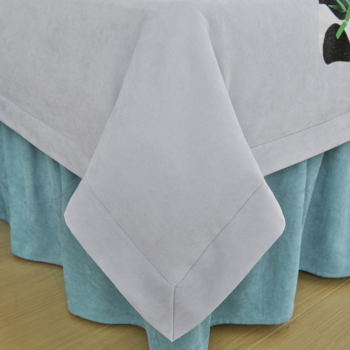 91家纺网 家纺一手货源 找家纺 不打烊家纺 2025新款贡缎绣花熊猫系列美容床罩 灰色拼绿色