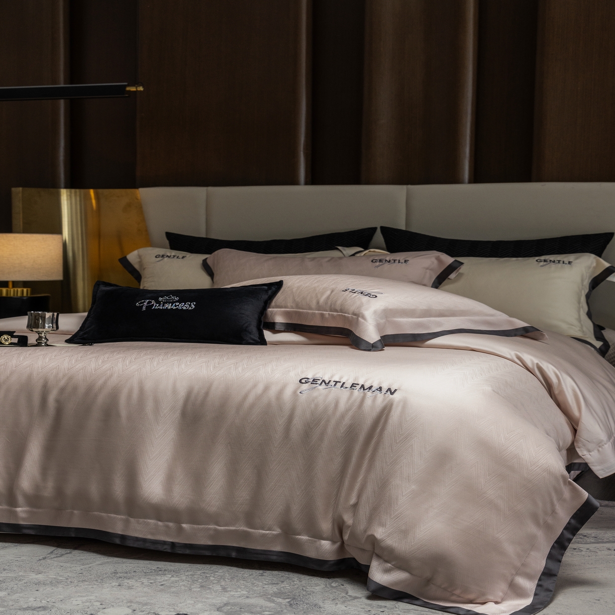 91家纺网 家纺一手货源 找家纺 时亿家居 2025新款80天丝提花床盖款四件套-晓雅系列 晓雅 粉