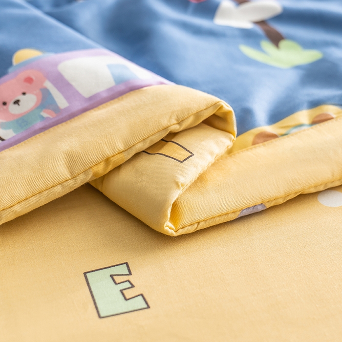 91家纺网 家纺一手货源 找家纺 暖阳 【同款地板价】2025年新款全棉印花棉花夏被四件套被子被芯 汽车派对