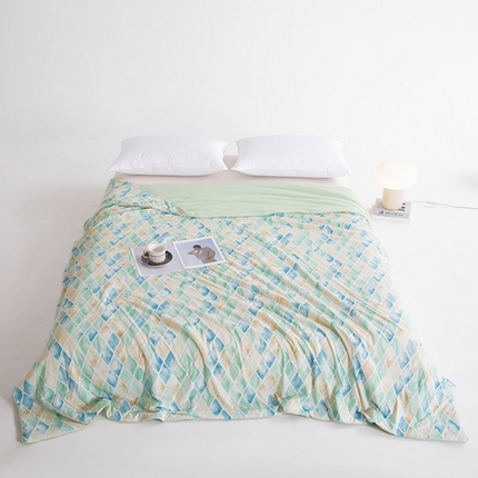 睡棉坊2025新款数码印花高克重凉感丝夏凉被呱呱被10%大豆纤维填充带质检报告 媚格绿