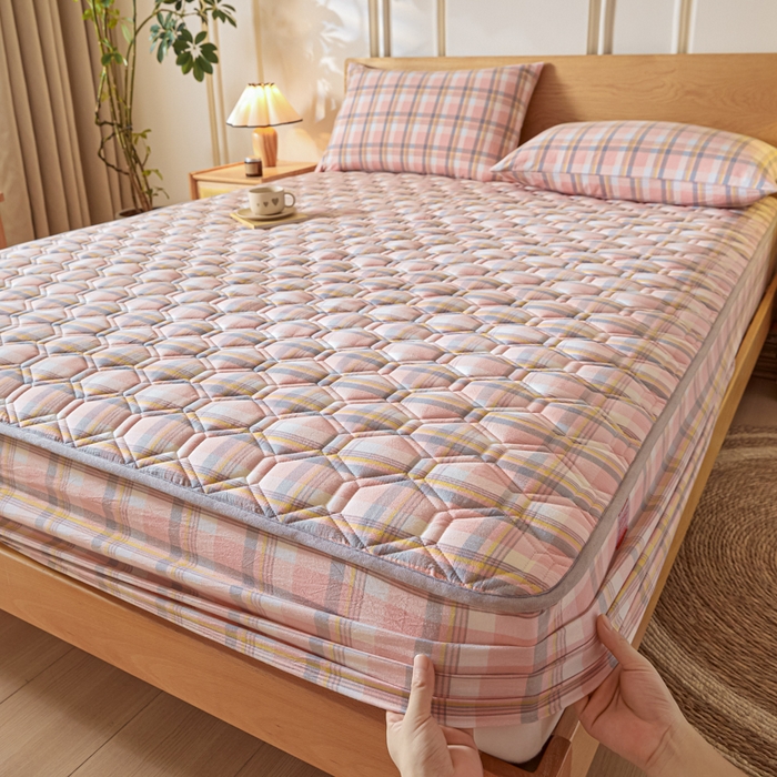 91家纺网 家纺一手货源 找家纺 雪云美2025新款A类全棉色织水洗棉夹棉床笠大豆床罩床垫保护套可定制 莫尼 粉