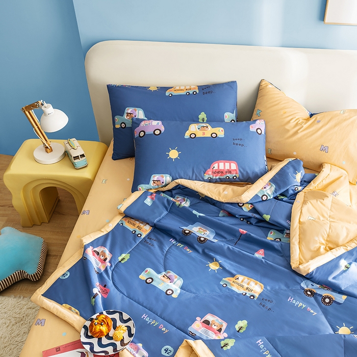 91家纺网 家纺一手货源 找家纺 暖阳 【同款地板价】2025年新款全棉印花棉花夏被四件套被子被芯 汽车派对