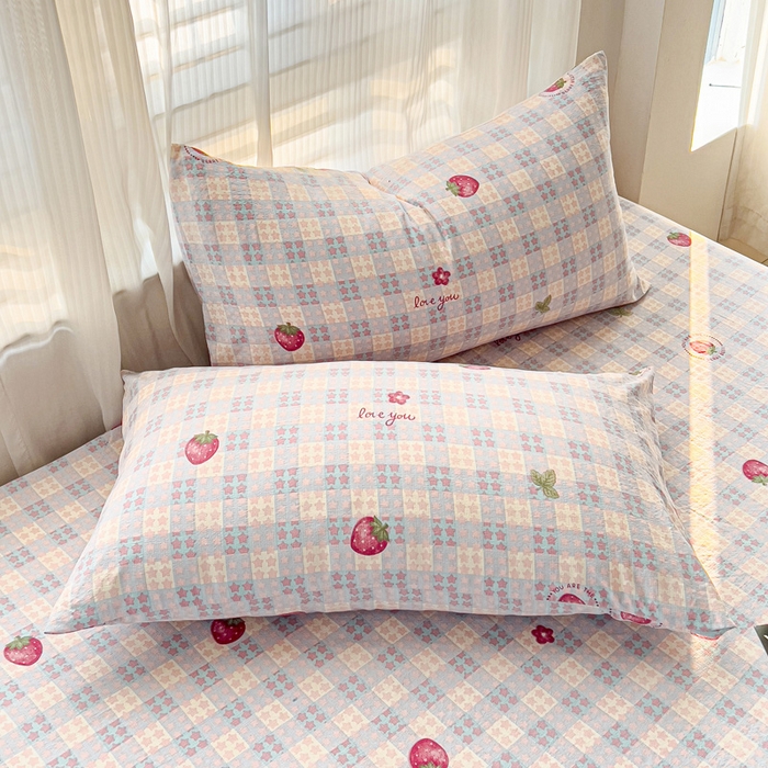 91家纺网 家纺一手货源 找家纺 纽缦家纺 2025新款云感提花双层纱床笠 有草莓的地方