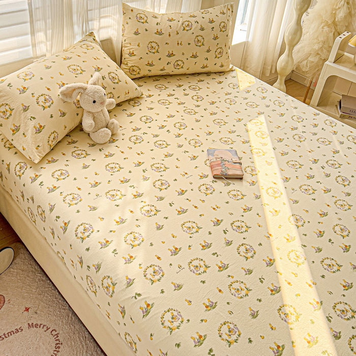 91家纺网 家纺一手货源 找家纺 纽缦家纺 2025新款云感提花双层纱床笠 兔子的欢喜