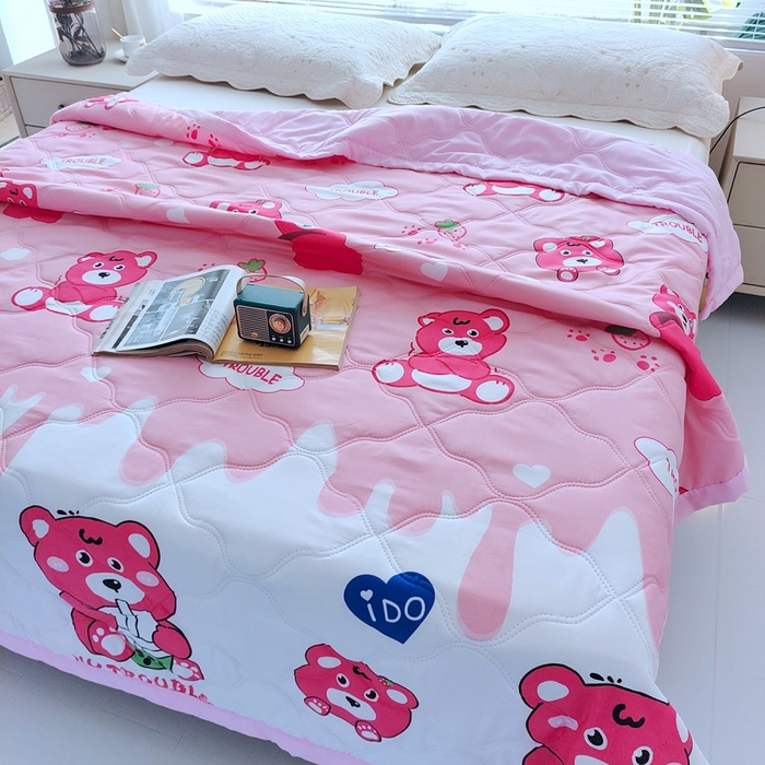 91家纺网 家纺一手货源 找家纺 伊凡 2025新款亲肤磨毛夏凉被印花夏被空调被礼品夏被跑量跨境外贸夏凉被 超萌熊宝