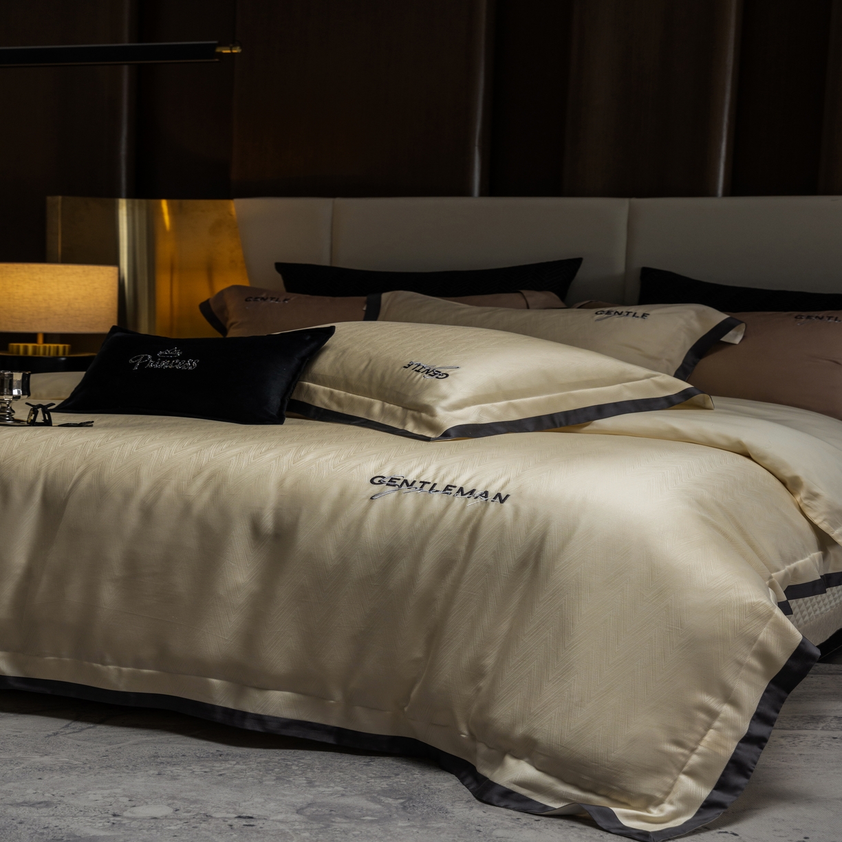 91家纺网 家纺一手货源 找家纺 时亿家居 2025新款80天丝提花床盖款四件套-晓雅系列 晓雅 白