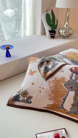 91家纺网 家纺一手货源 找家纺 爱港家纺 2025新款全棉纱布-萌宠治愈系列枕巾 萌宠兔52*75cm