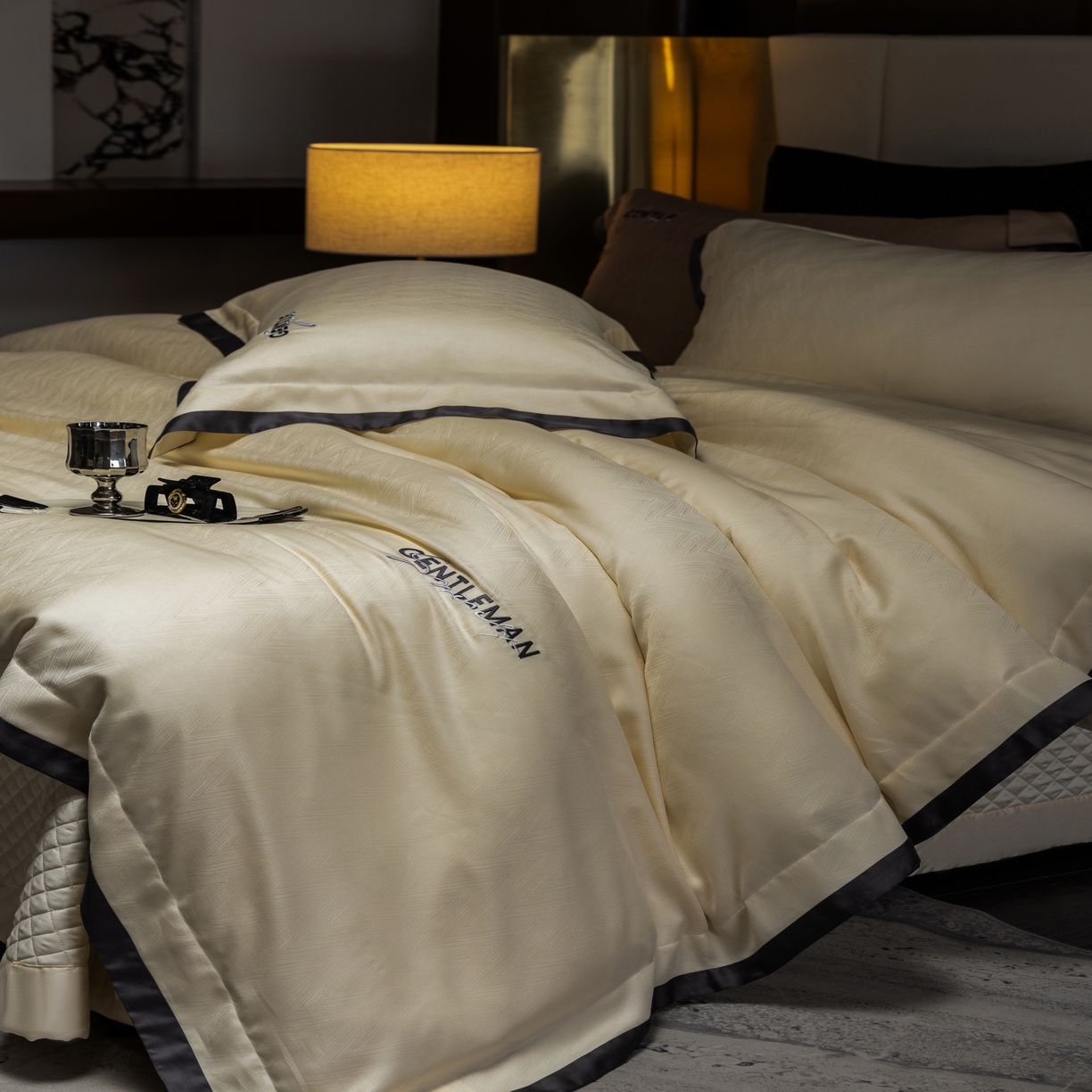 91家纺网 家纺一手货源 找家纺 时亿家居 2025新款80天丝提花床盖款四件套-晓雅系列 晓雅 白