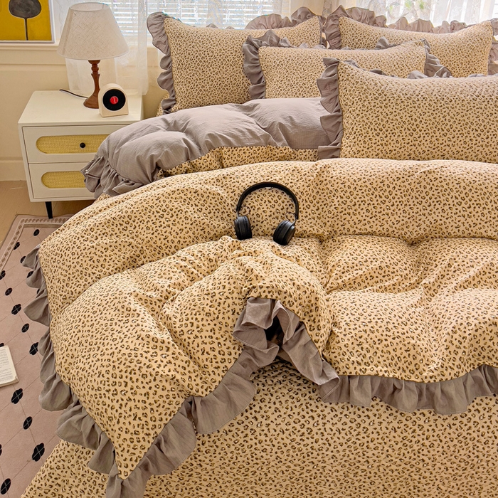 91家纺网 家纺一手货源 找家纺 纽缦家纺2025新款云感提花双层纱床盖韩版四件套 小豹纹