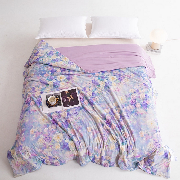 91家纺网 家纺一手货源 找家纺 睡棉坊2025新款数码印花高克重凉感丝夏凉被呱呱被10%大豆纤维填充带质检报告 迷香紫