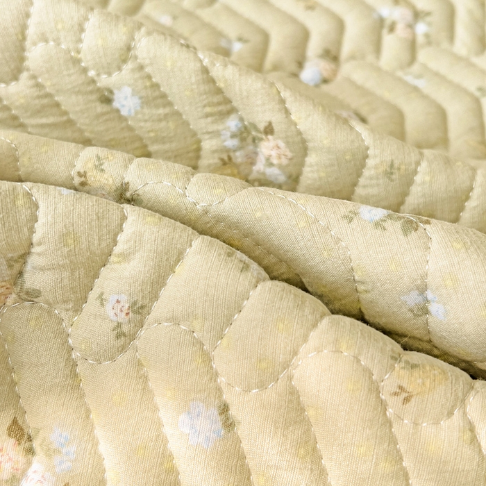 91家纺网 家纺一手货源 找家纺 2025云感提花双层纱加厚夹棉绗缝床盖 落日暮年绿