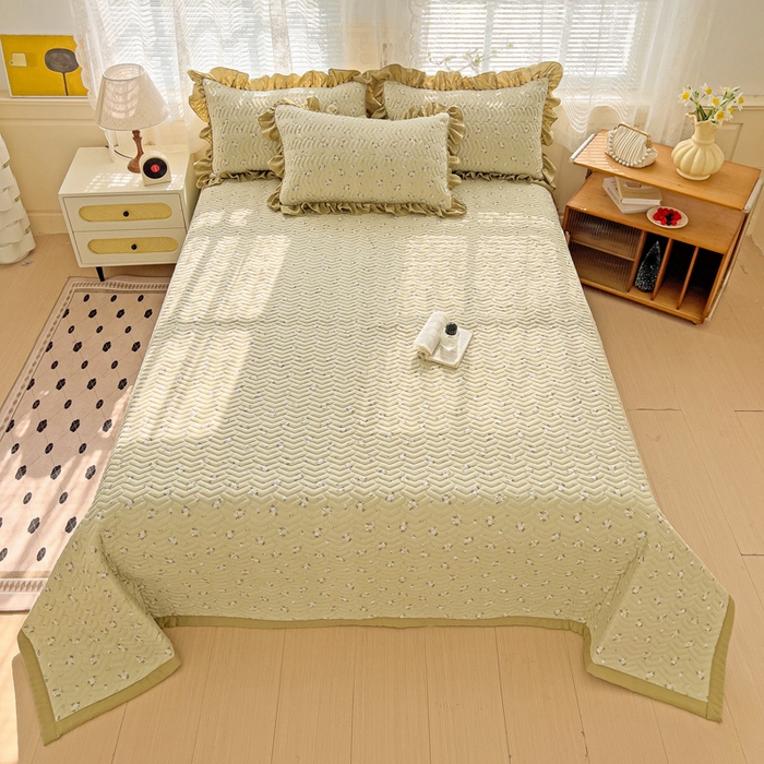 91家纺网 家纺一手货源 找家纺 2025云感提花双层纱加厚夹棉绗缝床盖 落日暮年绿