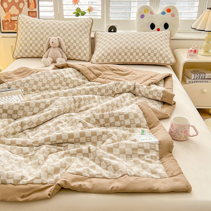 91家纺网 家纺一手货源 找家纺 雅萱家纺  2025新款全棉夏被套件 时尚都市