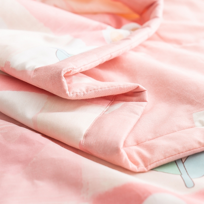 91家纺网 家纺一手货源 找家纺 暖阳 【同款地板价】2025年新款全棉印花棉花夏被四件套被子被芯 奶油兔红