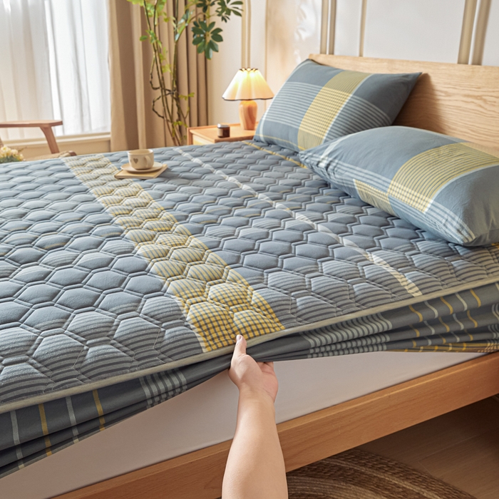 91家纺网 家纺一手货源 找家纺 雪云美2025新款A类全棉色织水洗棉夹棉床笠大豆床罩床垫保护套可定制 拿铁 灰