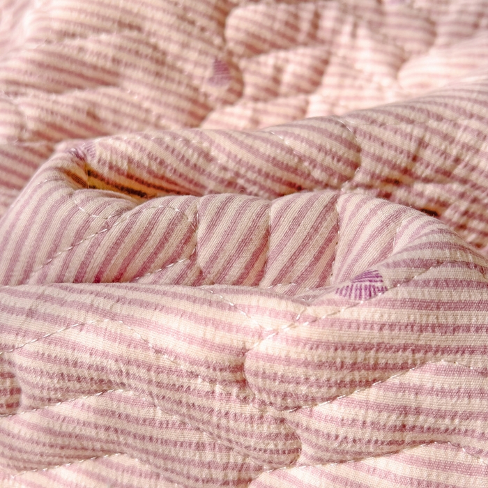 91家纺网 家纺一手货源 找家纺 2025云感提花双层纱加厚夹棉绗缝床盖 倾心紫