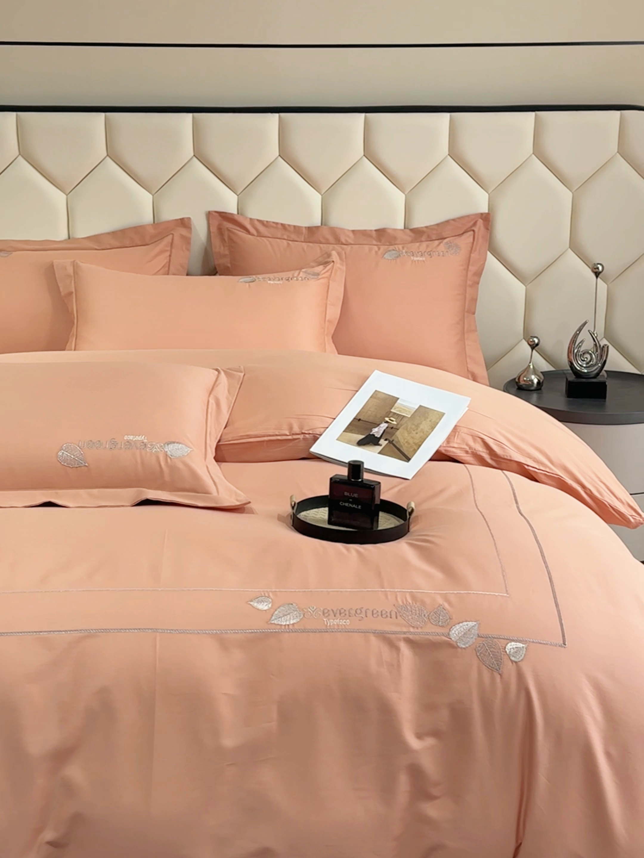 91家纺网 家纺一手货源 找家纺 U品汇  2025新款纯棉全棉长绒棉刺绣绣花高端礼盒四件套-叶夕 花晨叶夕-西柚色