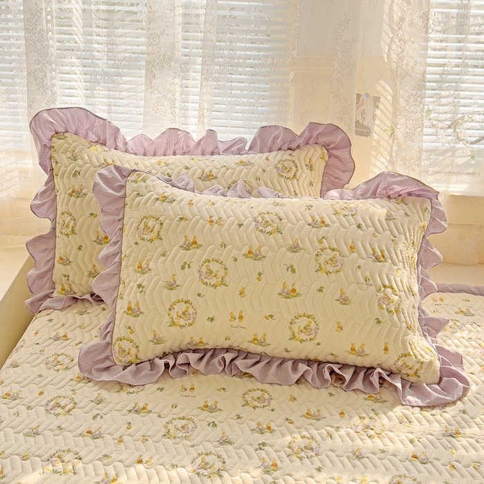 91家纺网 家纺一手货源 找家纺 2025云感提花双层纱加厚夹棉绗缝床盖 兔子的欢喜